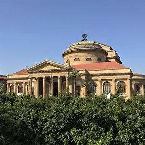 https://porta-maqueda.palermohotels.org